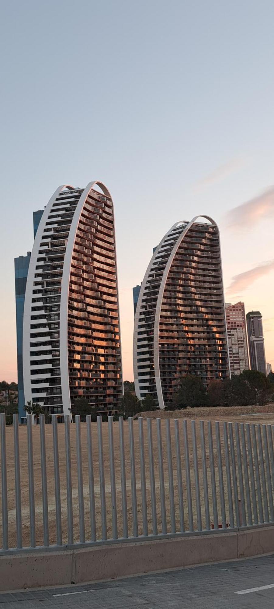 Romero Apartments-Sunset Waves-Benidorm Bagian luar foto